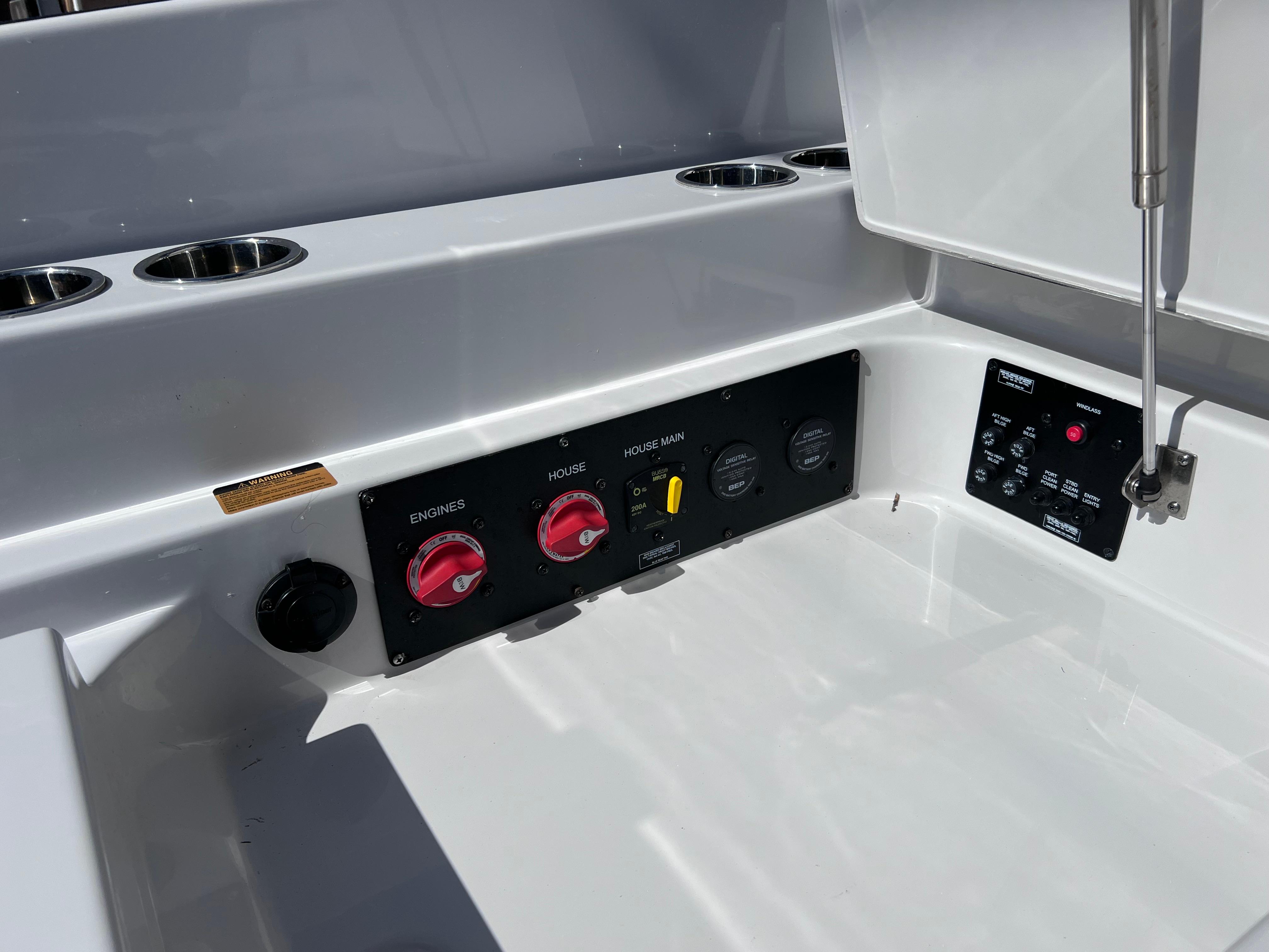 Aviara-AV 32 OUTBOARD w JOYSTICK 2022-IMPULSE FL-US-9614771 | Thumbnail