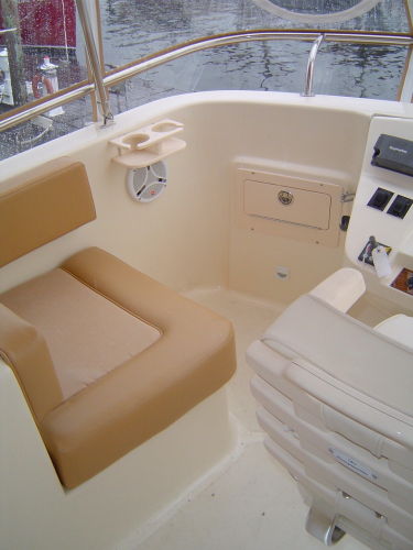 Flybridge Mateu0027s Seat Port