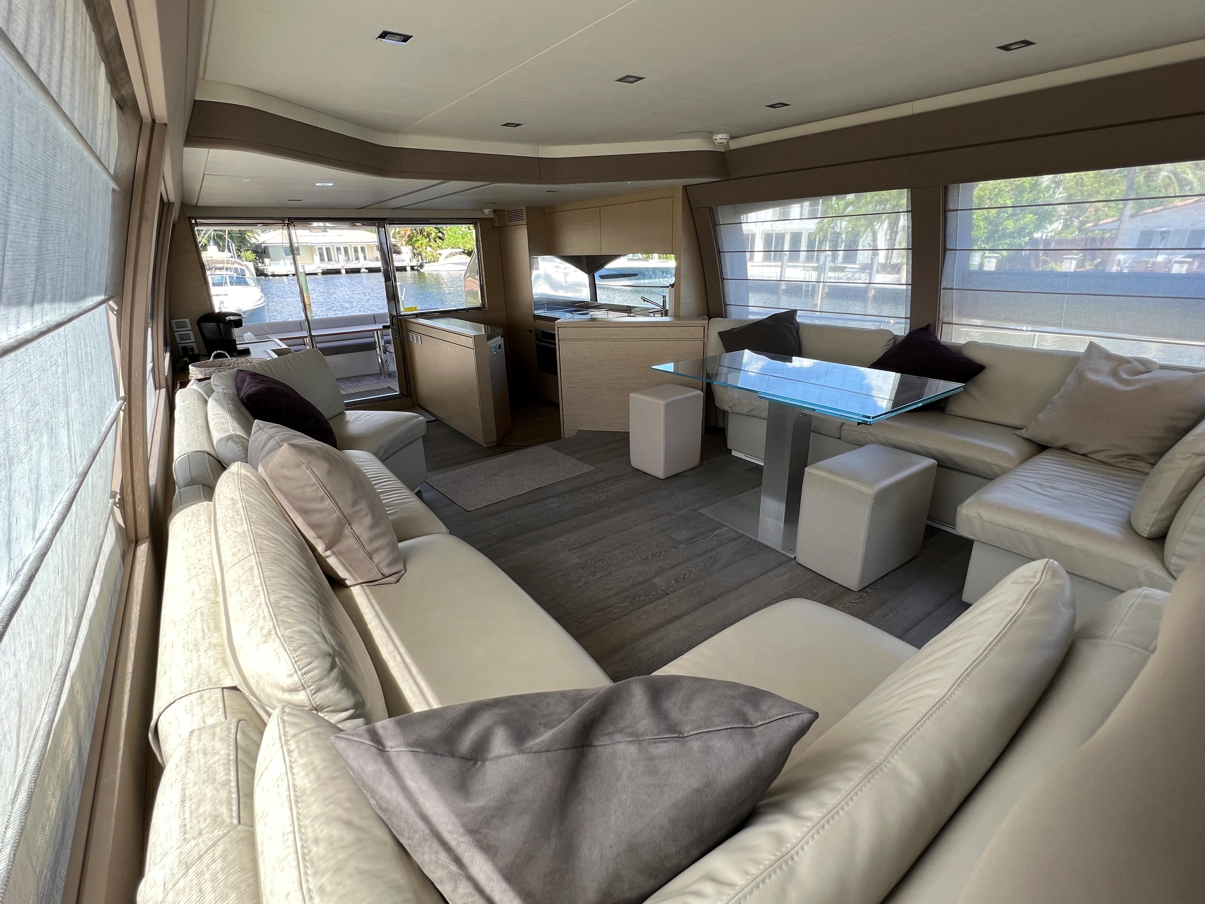 2014 Ferretti Yachts 690