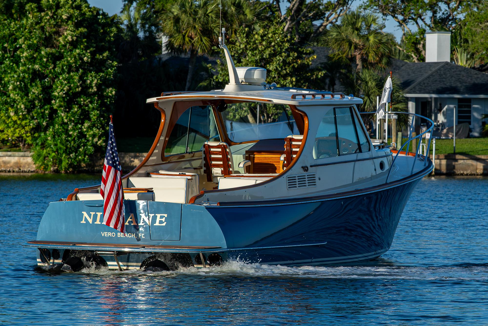 2016-hinckley-talaria-34-power-9714708-20250315151228670-1_XLARGE