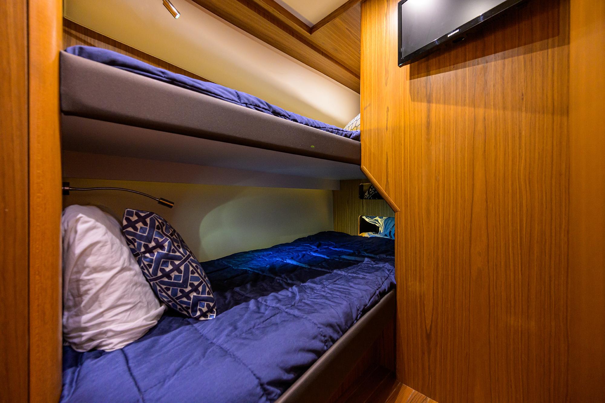 Tiara 39 2017 - Guest Stateroom, Over/Under Bunks