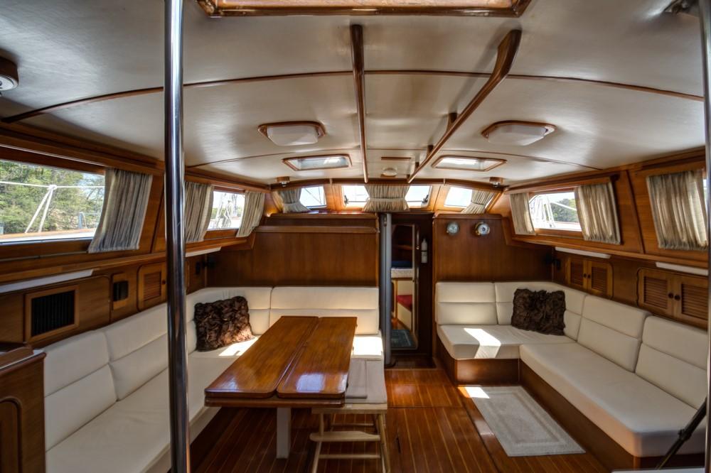 MAIN SALOON FWD