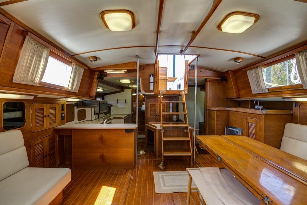MAIN SALOON AFT