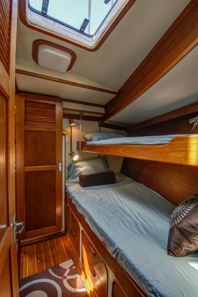 GUEST CABIN 1, PORTSIDE, LOOKING AFT