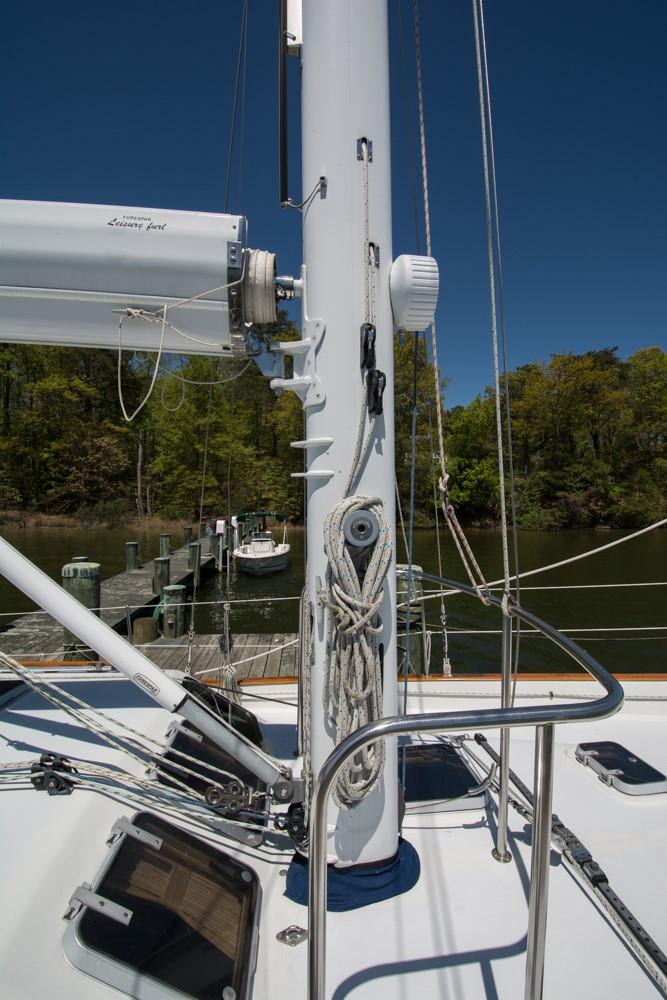 MAST W/ ELECTRIC BOOM FURLING