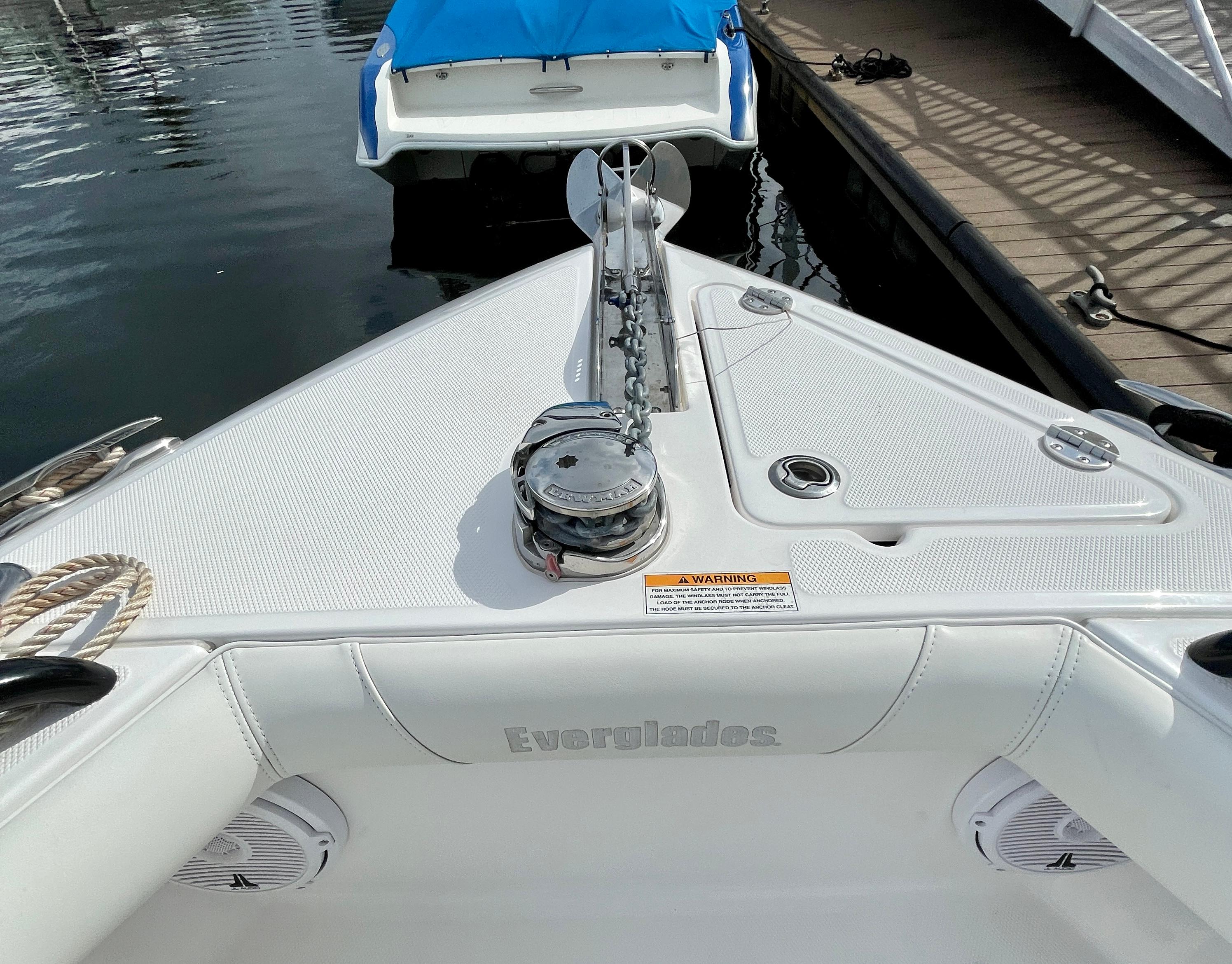 2020 Everglades 255 CC - Windlass