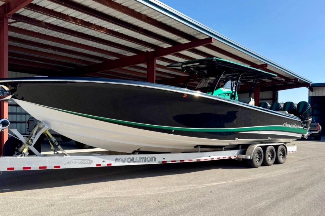 2020 Nor-Tech 390 Sport Center Console