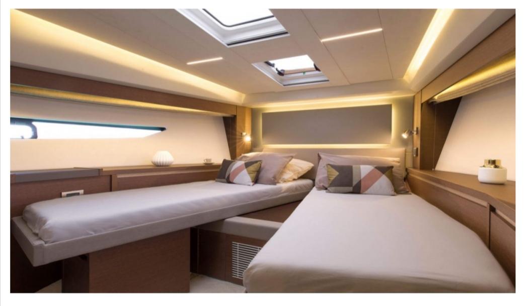 2018 Prestige 53 