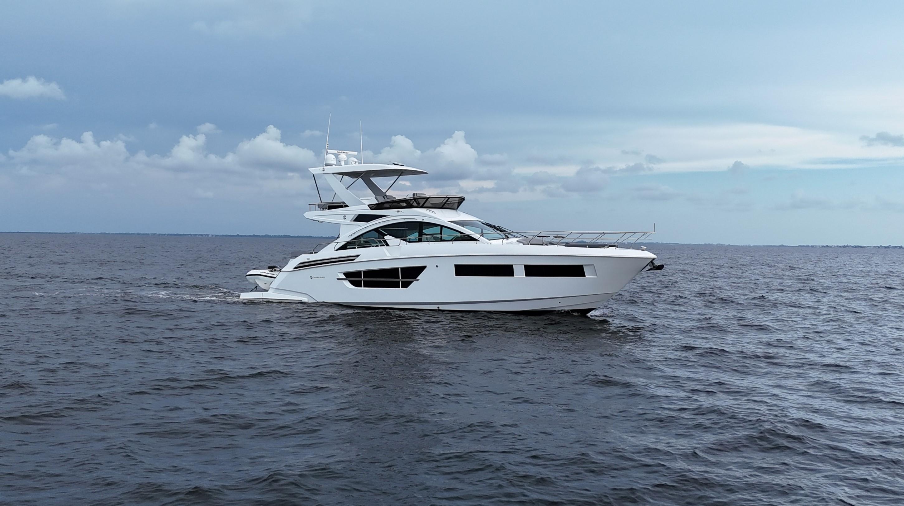 2021-cruisers-yachts-60-cantius-power-9764818-20250419070329961-1_XLARGE