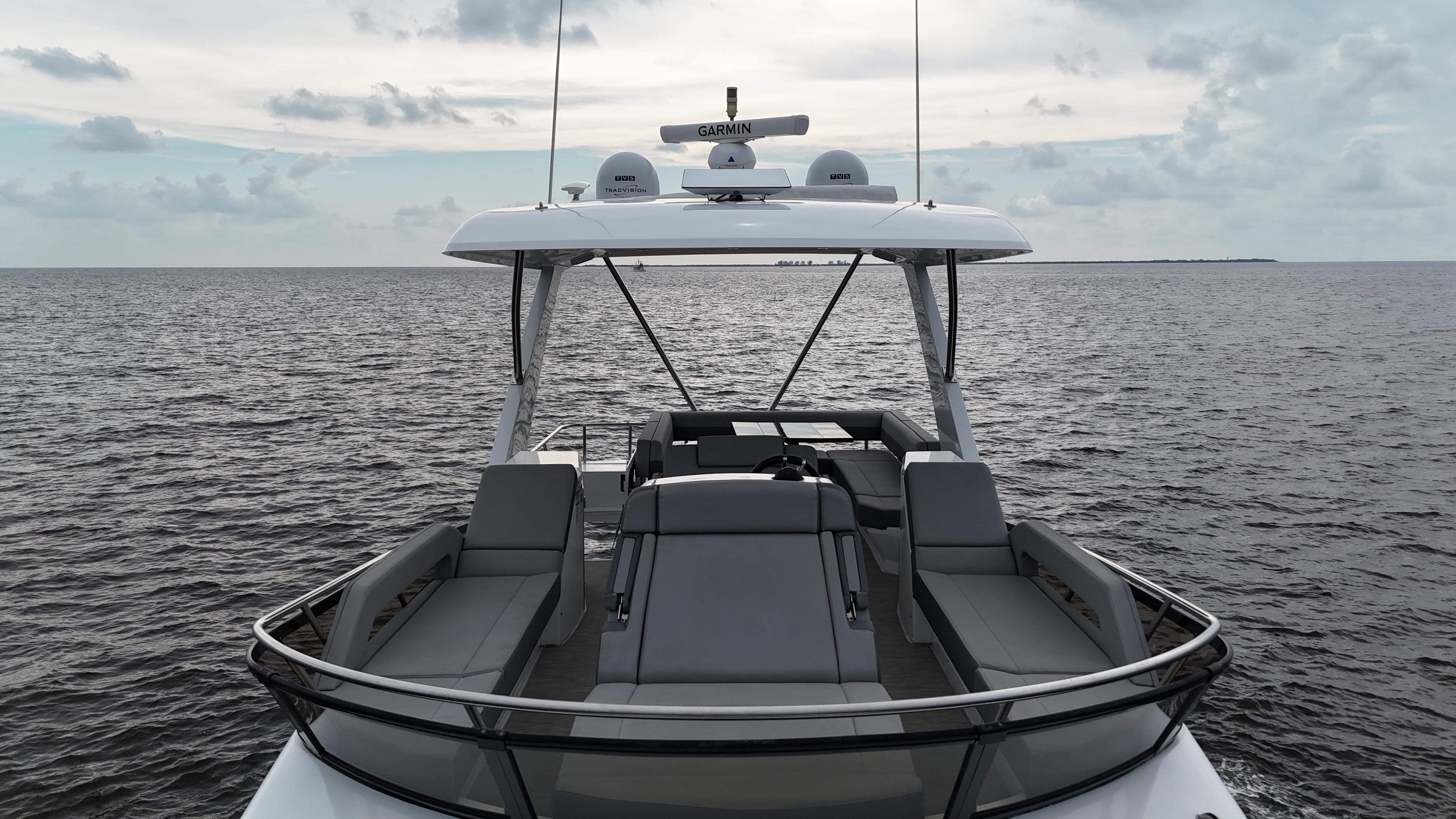 2021-cruisers-yachts-60-cantius-power-9764818-20250419070441589-1_XLARGE