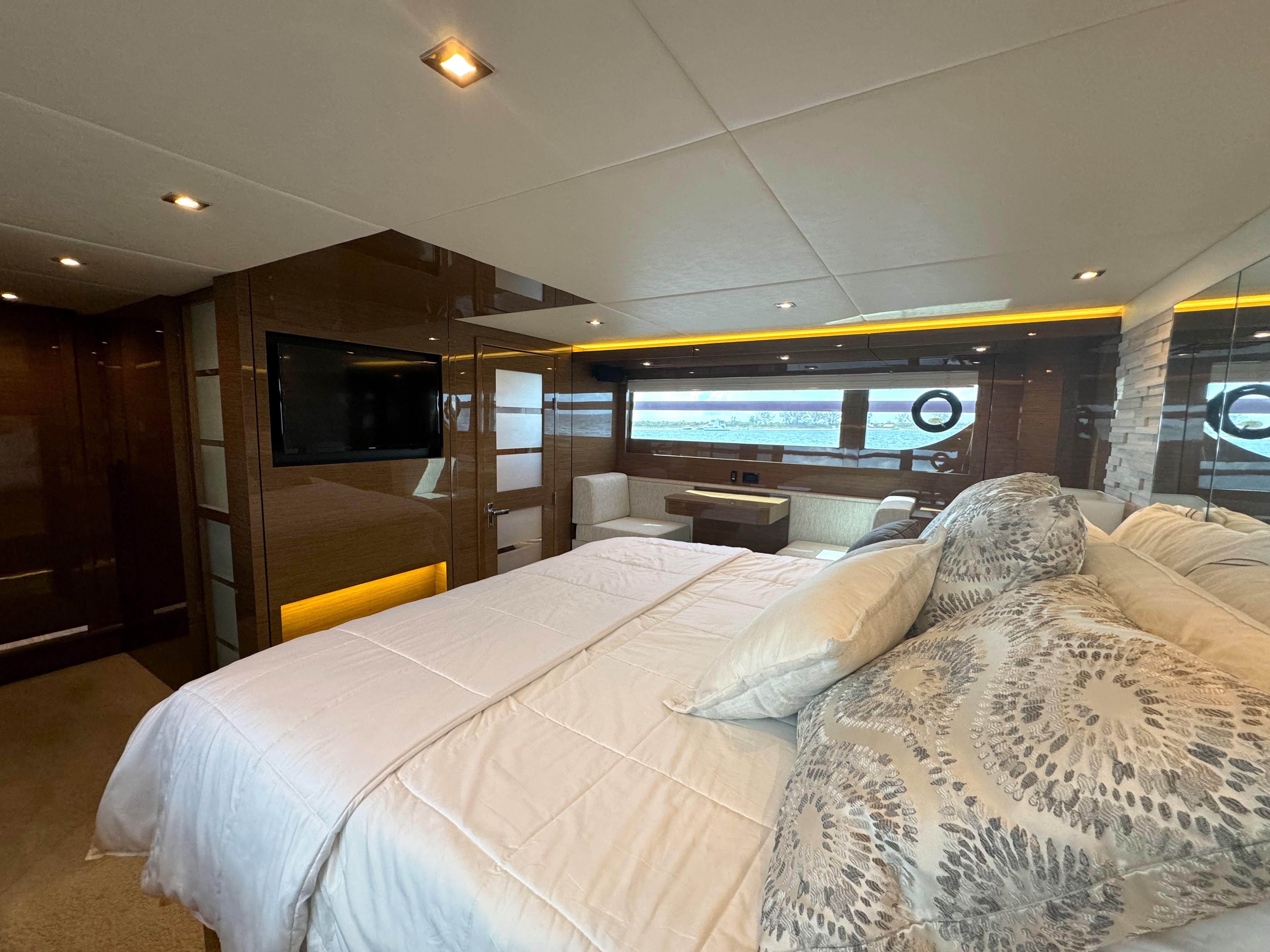 2021-cruisers-yachts-60-cantius-power-9764818-20250419073825608-1_XLARGE