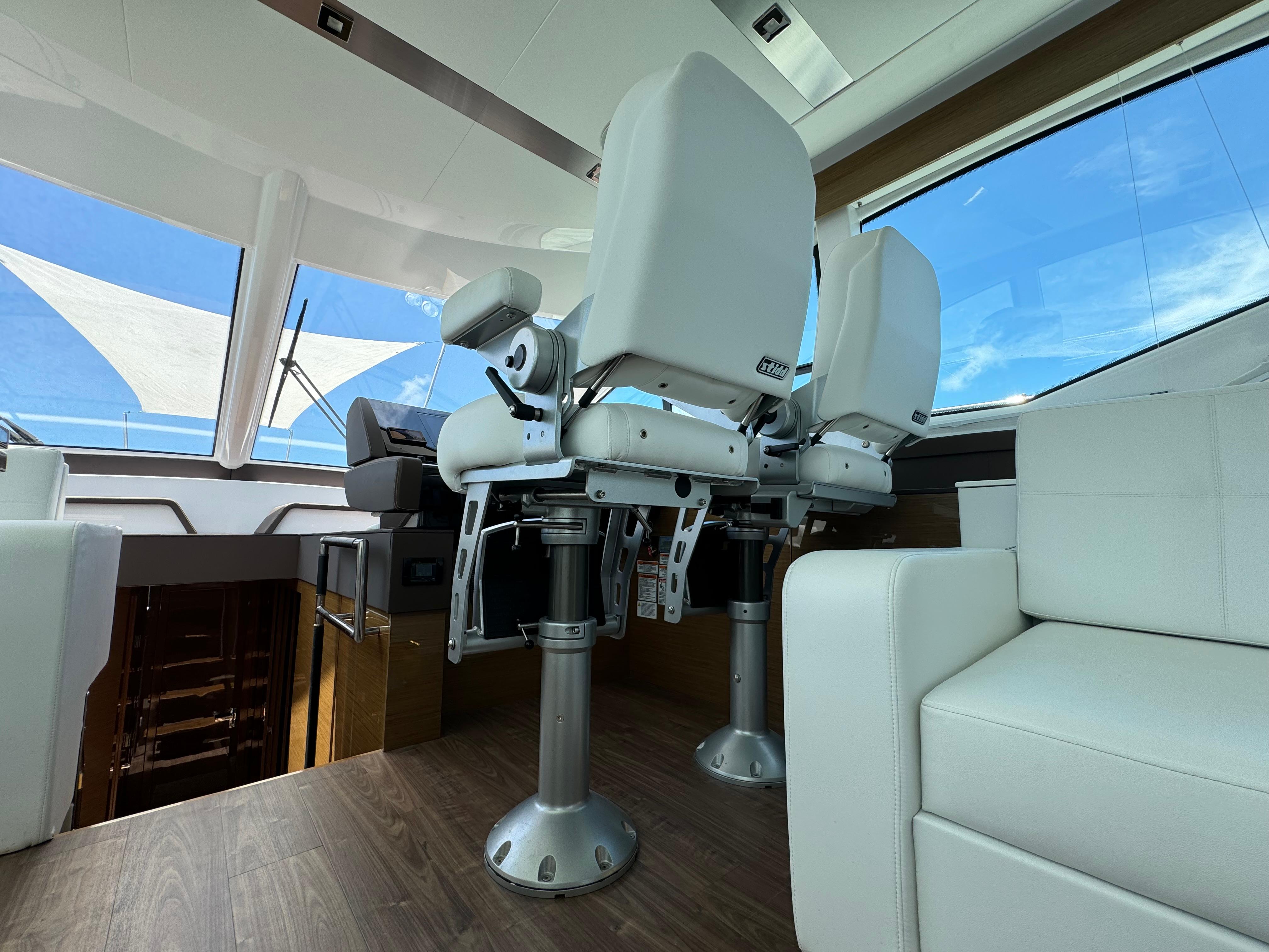 2021-cruisers-yachts-60-cantius-power-9764818-20250419073911382-1_XLARGE