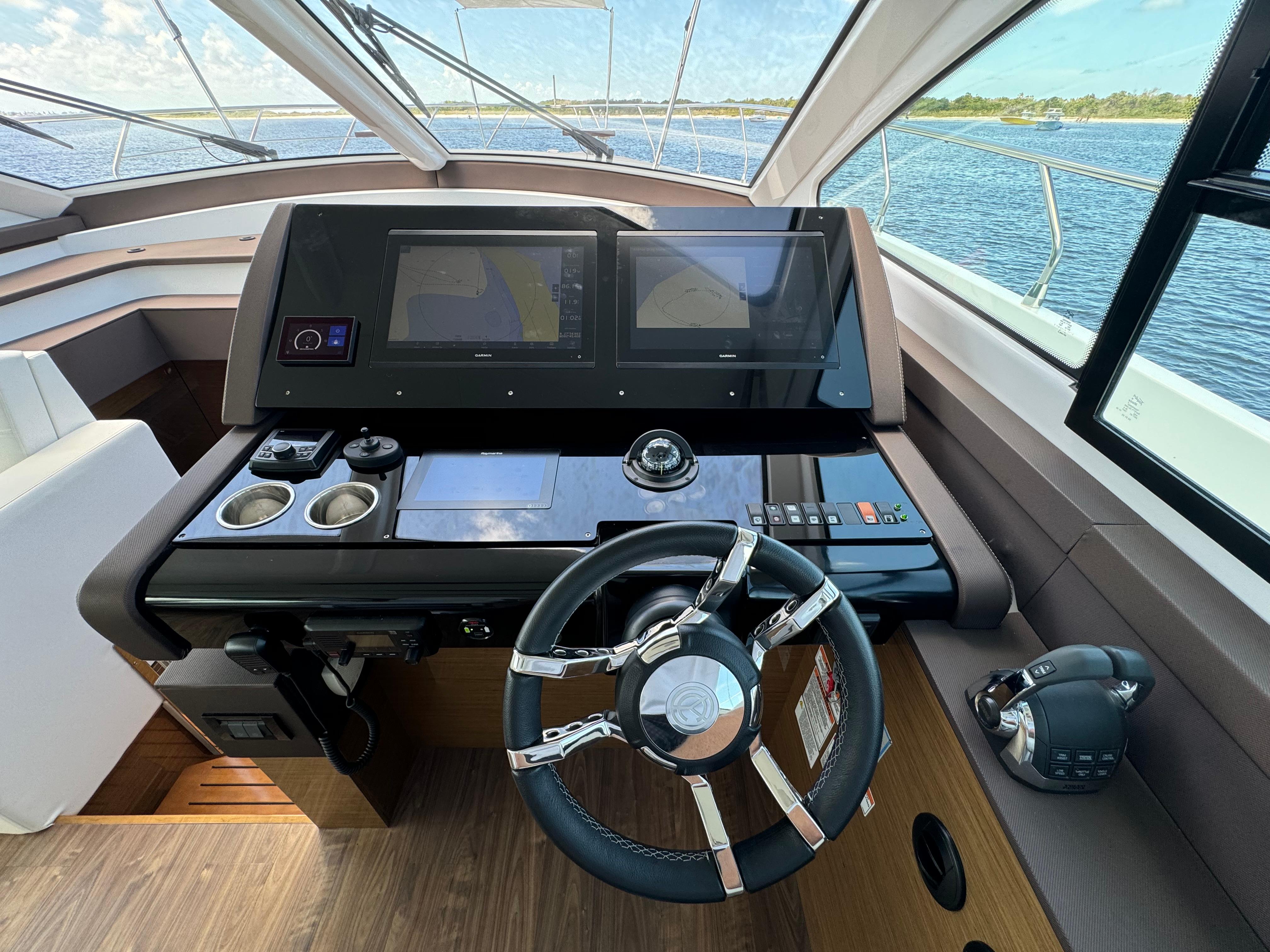 2021-cruisers-yachts-60-cantius-power-9764818-20250419073923999-1_XLARGE