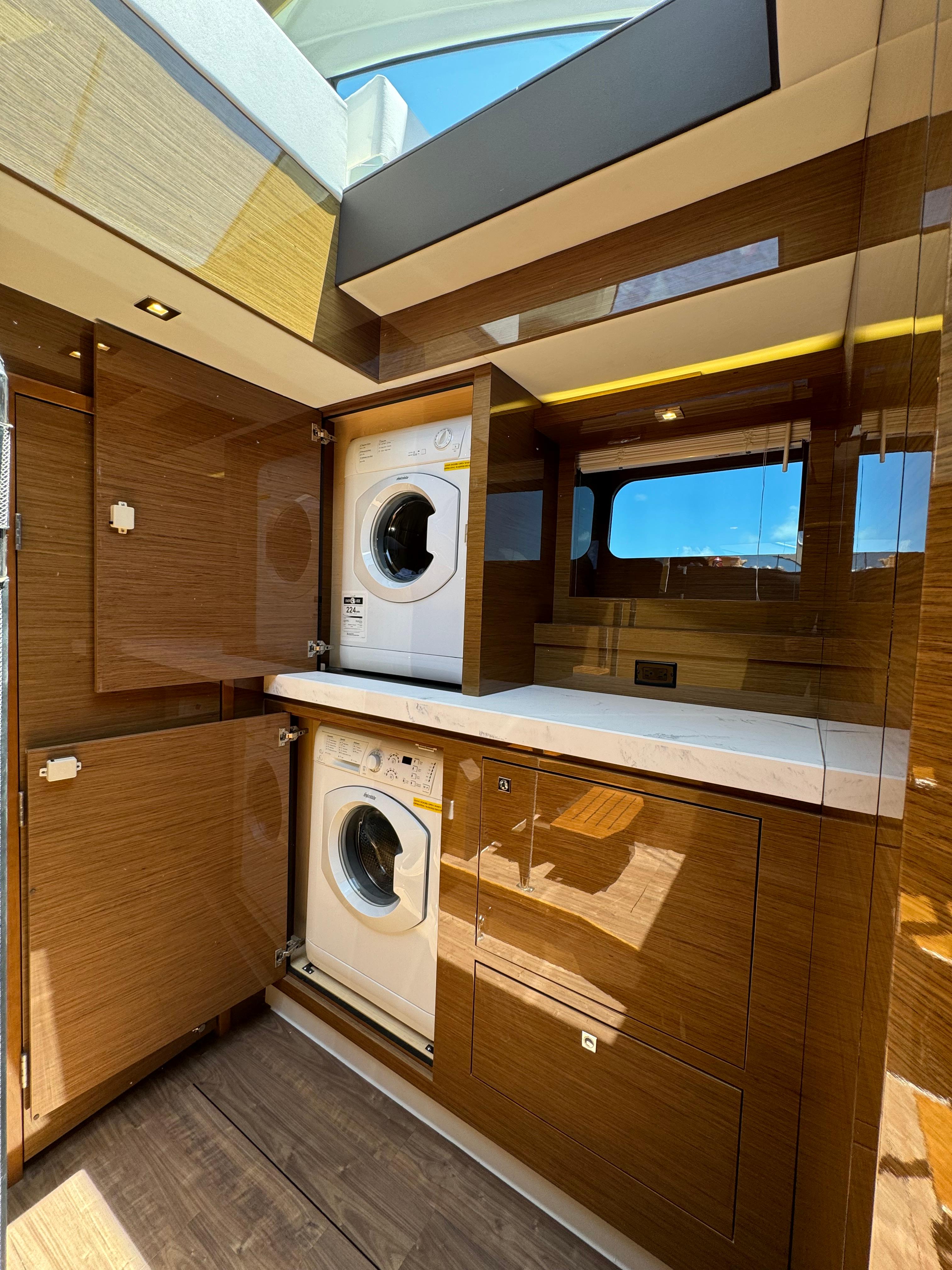 2021-cruisers-yachts-60-cantius-power-9764818-20250419074001298-1_XLARGE