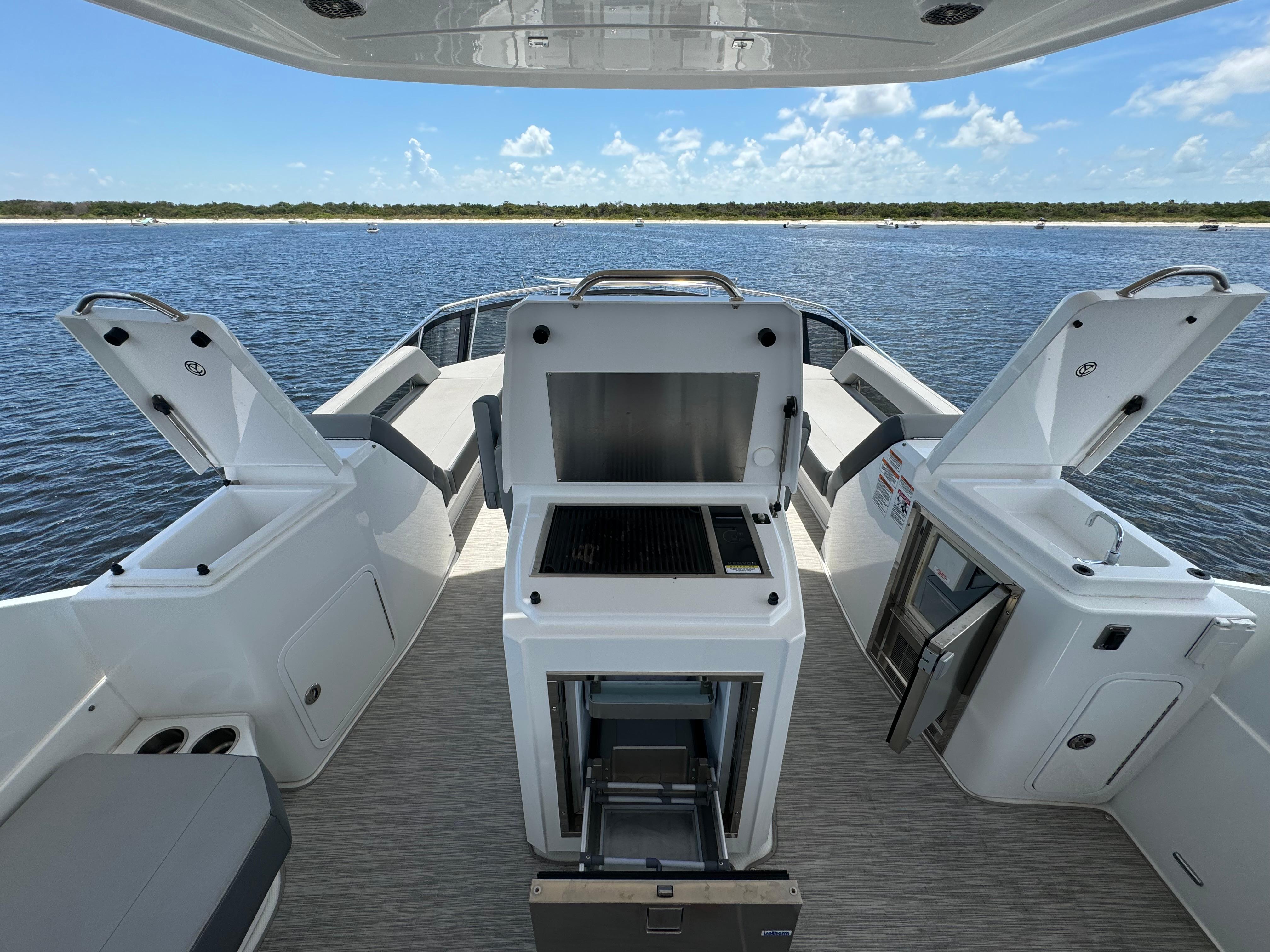 2021-cruisers-yachts-60-cantius-power-9764818-20250419074029986-1_XLARGE
