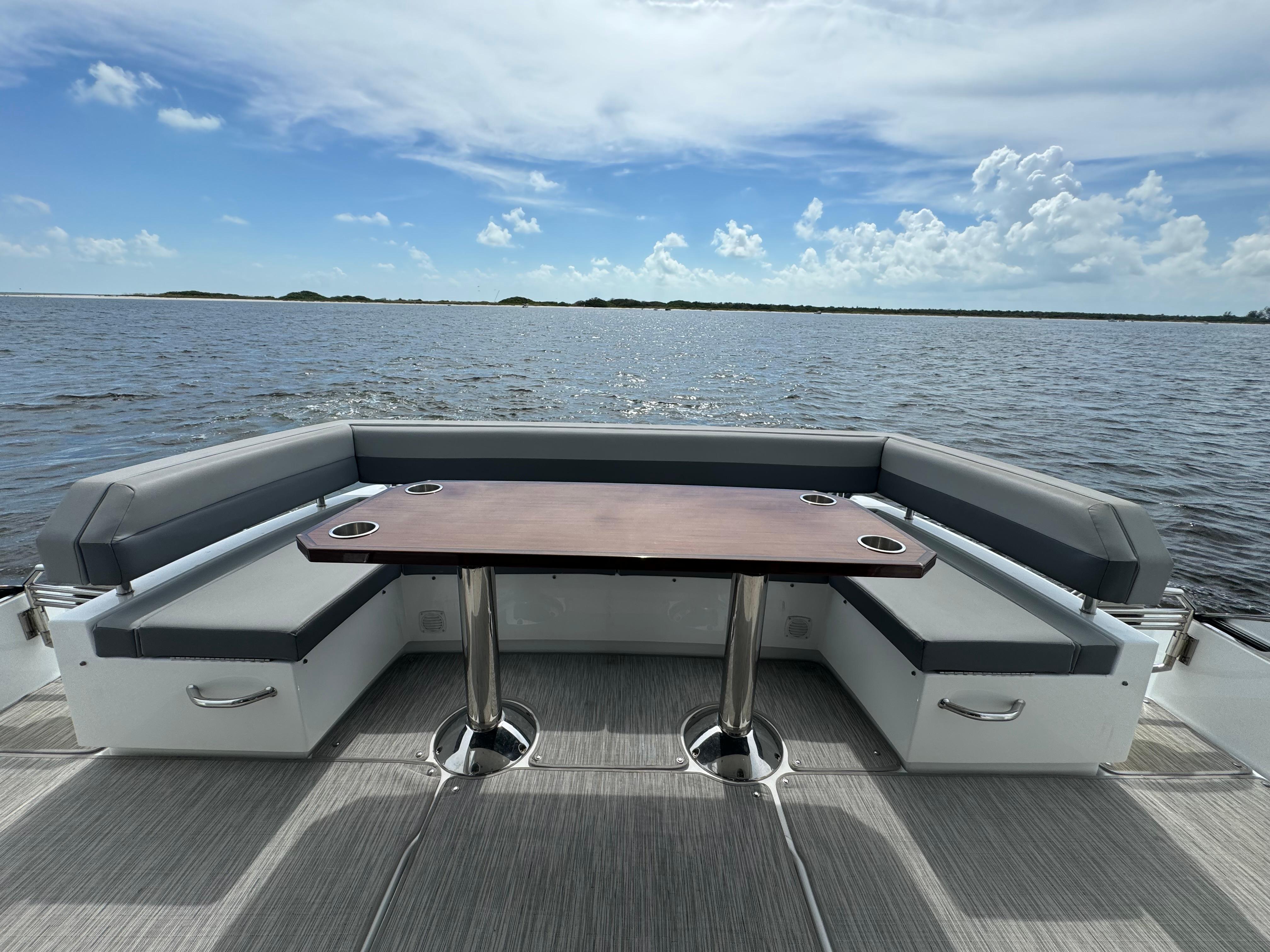 2021-cruisers-yachts-60-cantius-power-9764818-20250419074056000-1_XLARGE