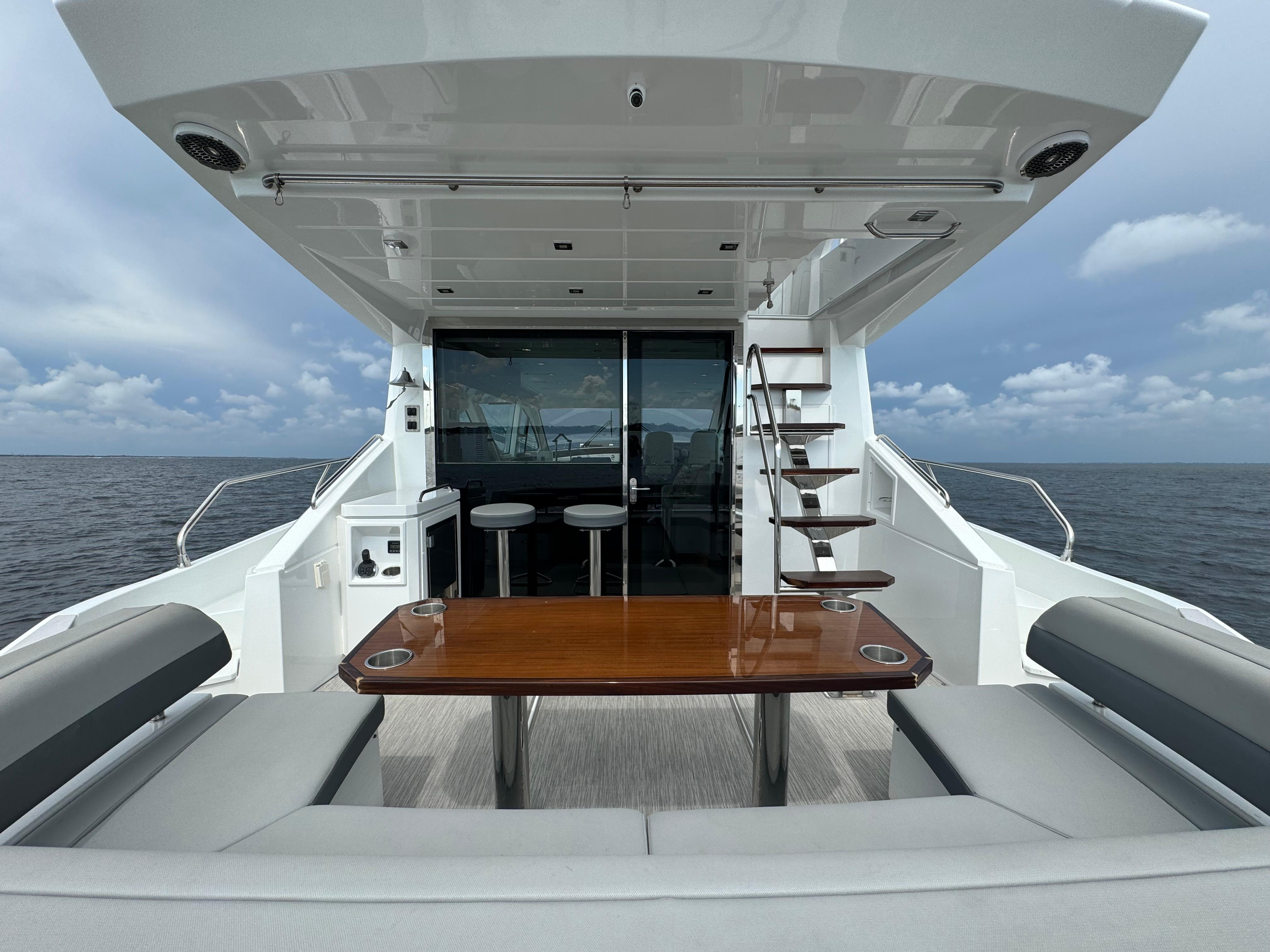 2021-cruisers-yachts-60-cantius-power-9764818-20250419074104931-1_XLARGE