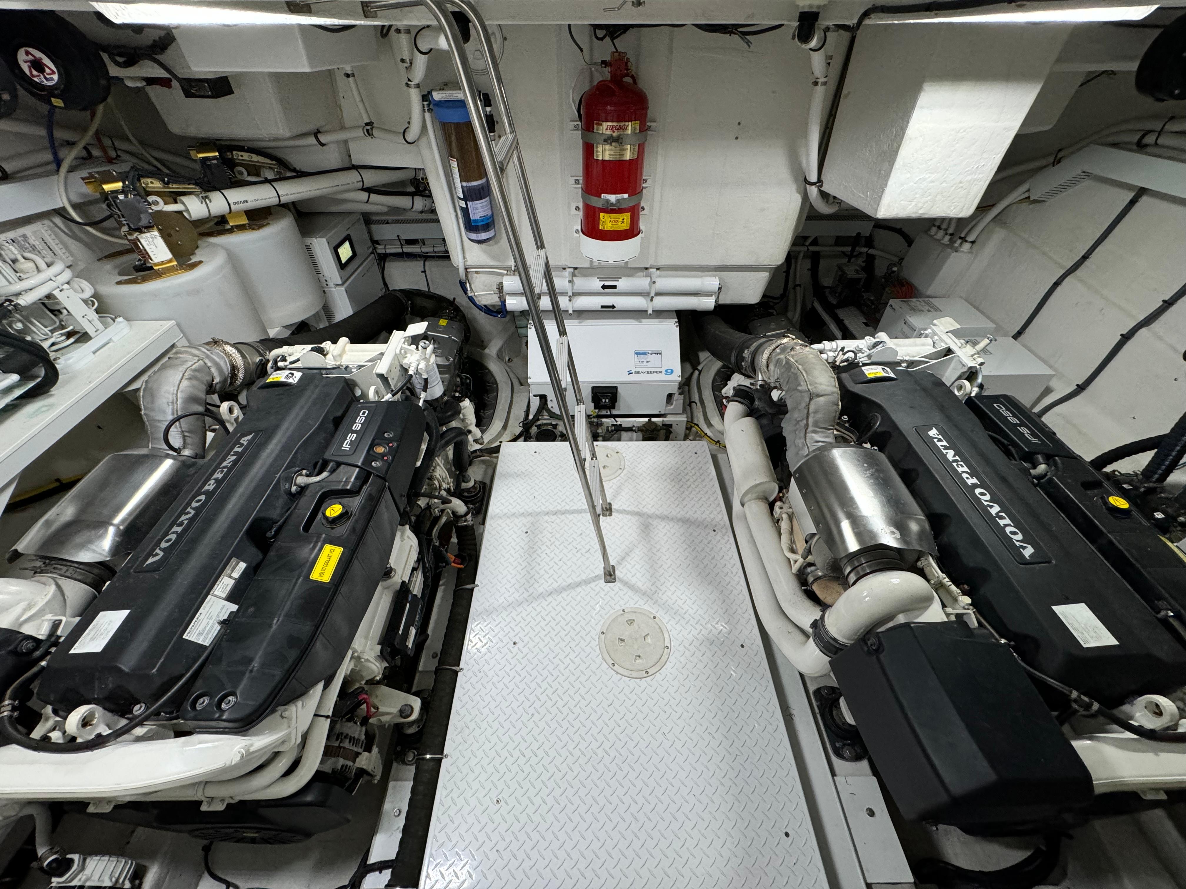 2021-cruisers-yachts-60-cantius-power-9764818-20250419074201343-1_XLARGE