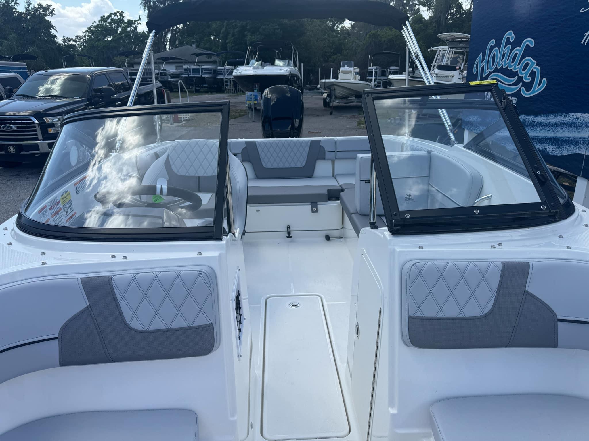 2025 Bayliner VR4 Bowrider OB-8