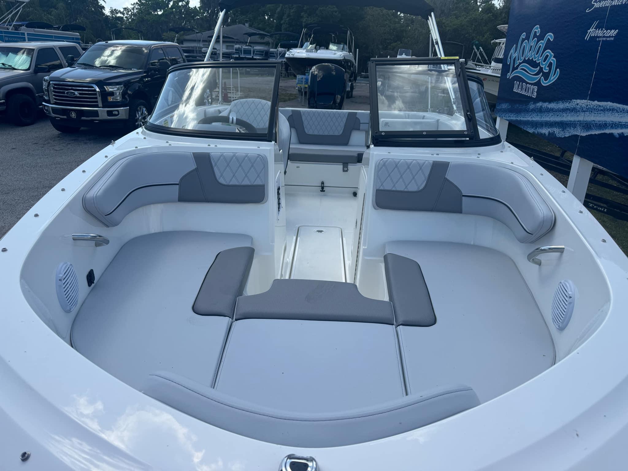 2025 Bayliner VR4 Bowrider OB-9