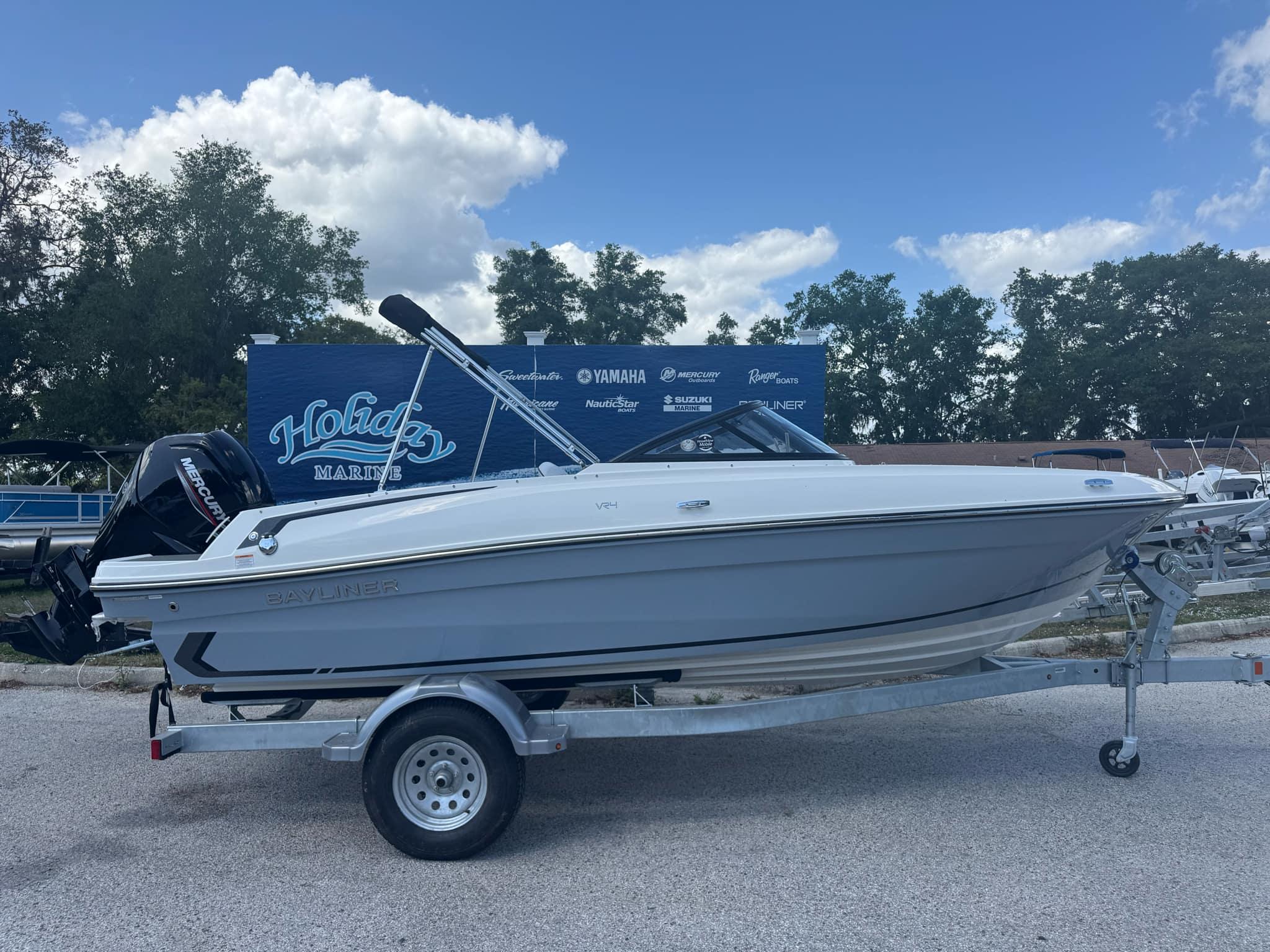 2025 Bayliner VR4 Bowrider OB-2