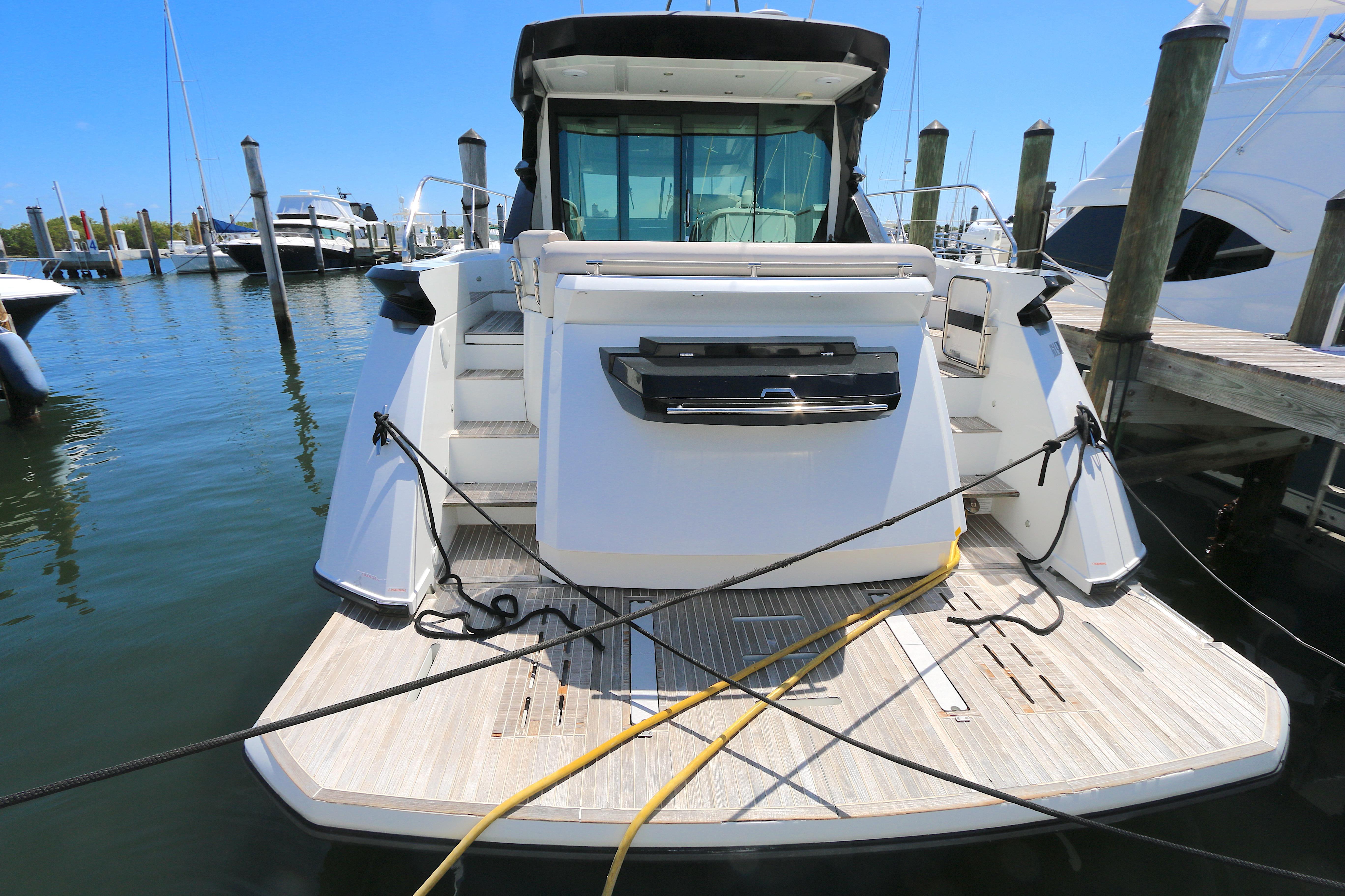 Yacht Photos Pics