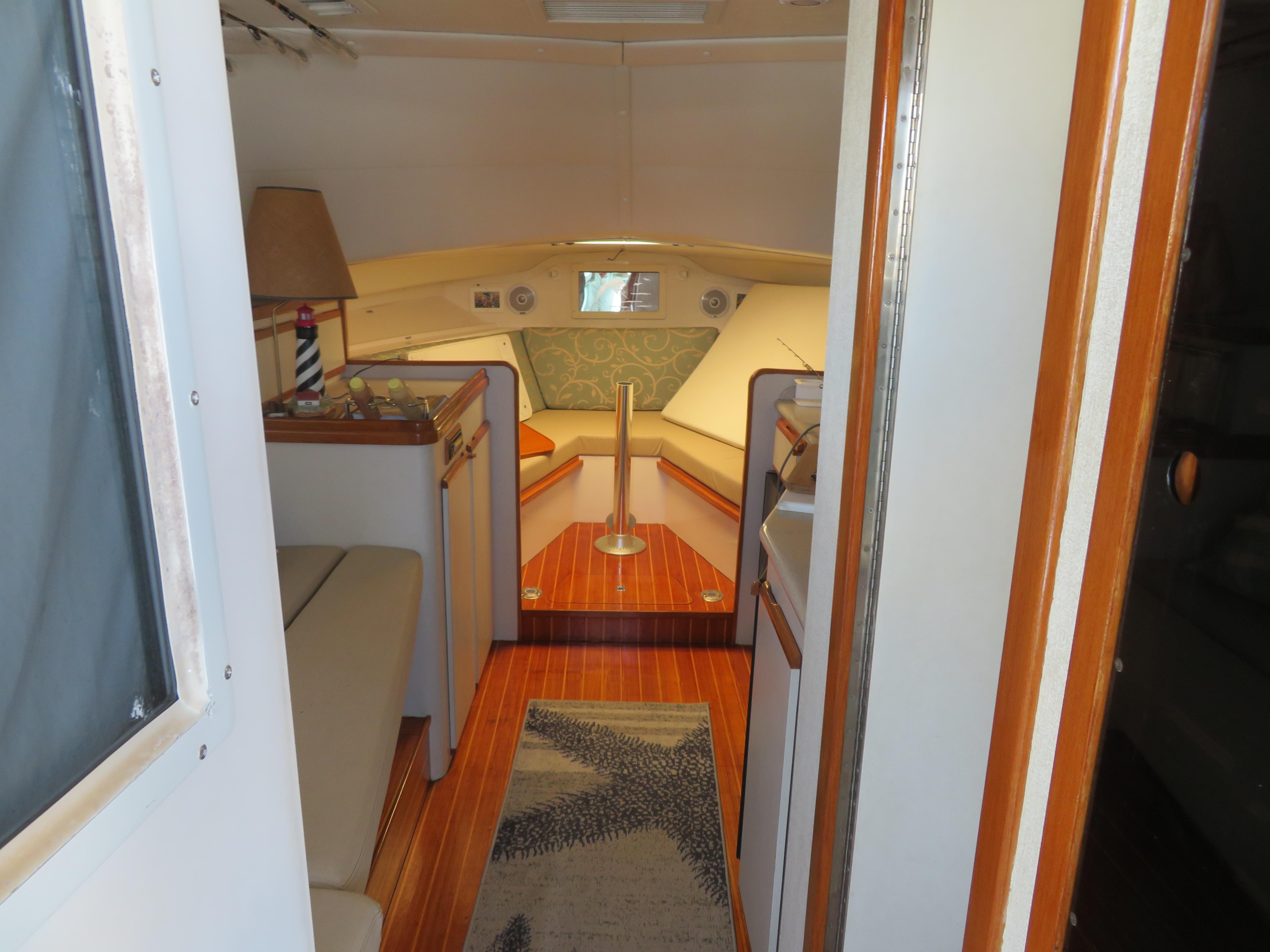 Blackfin 33 Plumb Crazy - Cabin