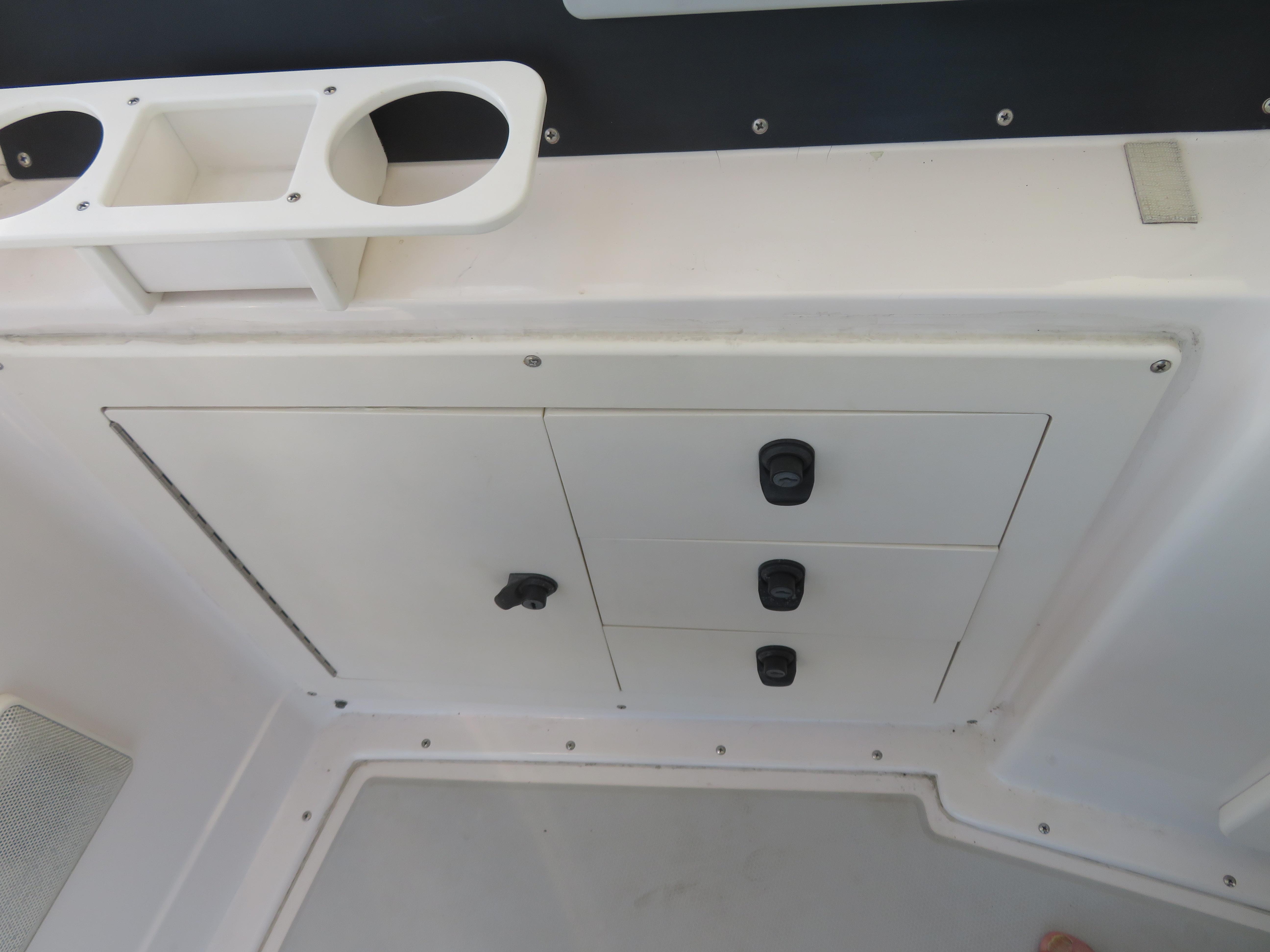 Blackfin 33 Plumb Crazy - Cockpit Storage