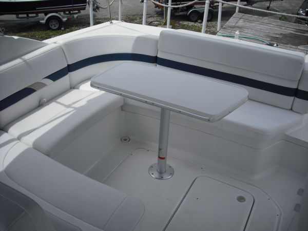 U-setee w/table