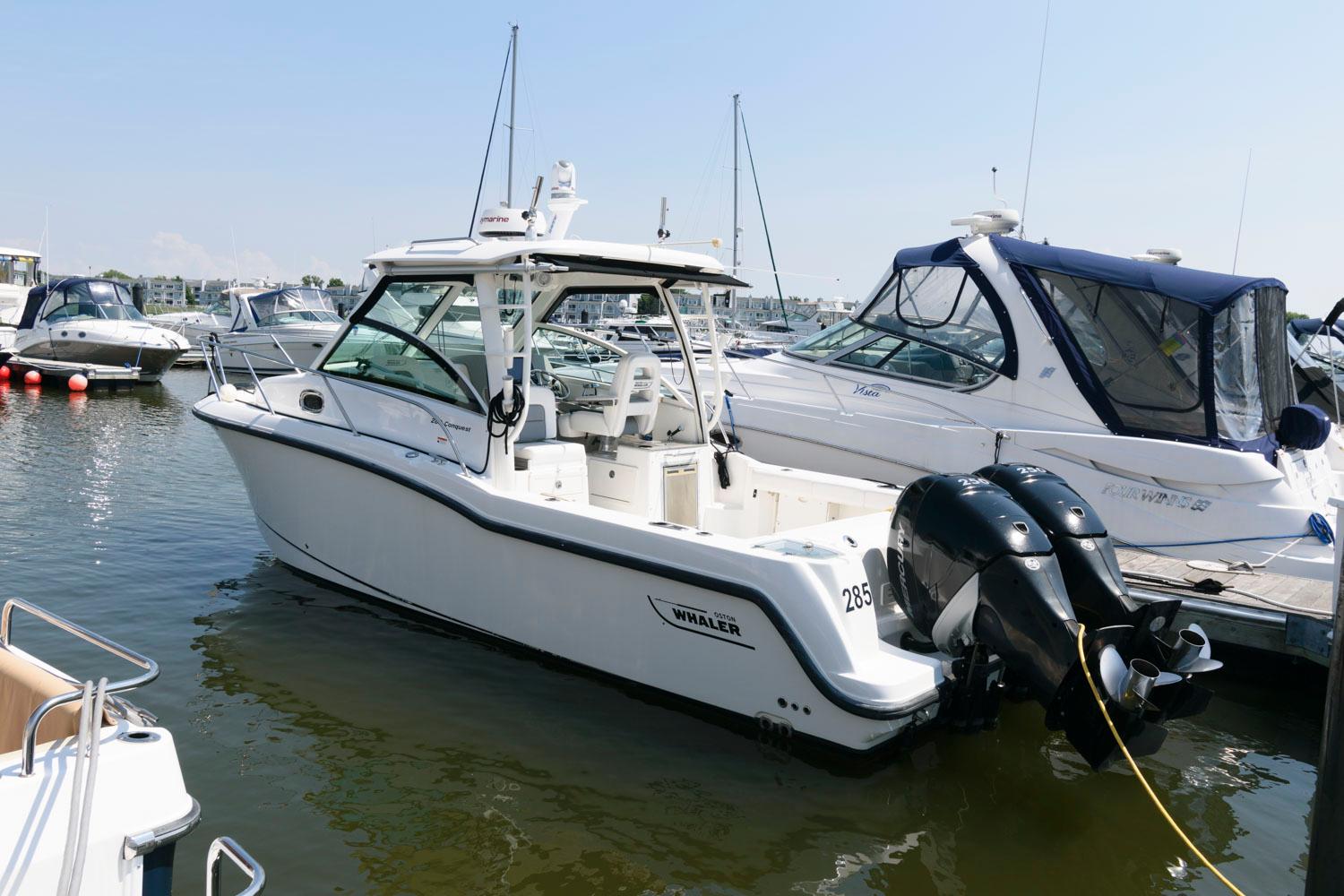 M 7025 RD Knot 10 Yacht Sales