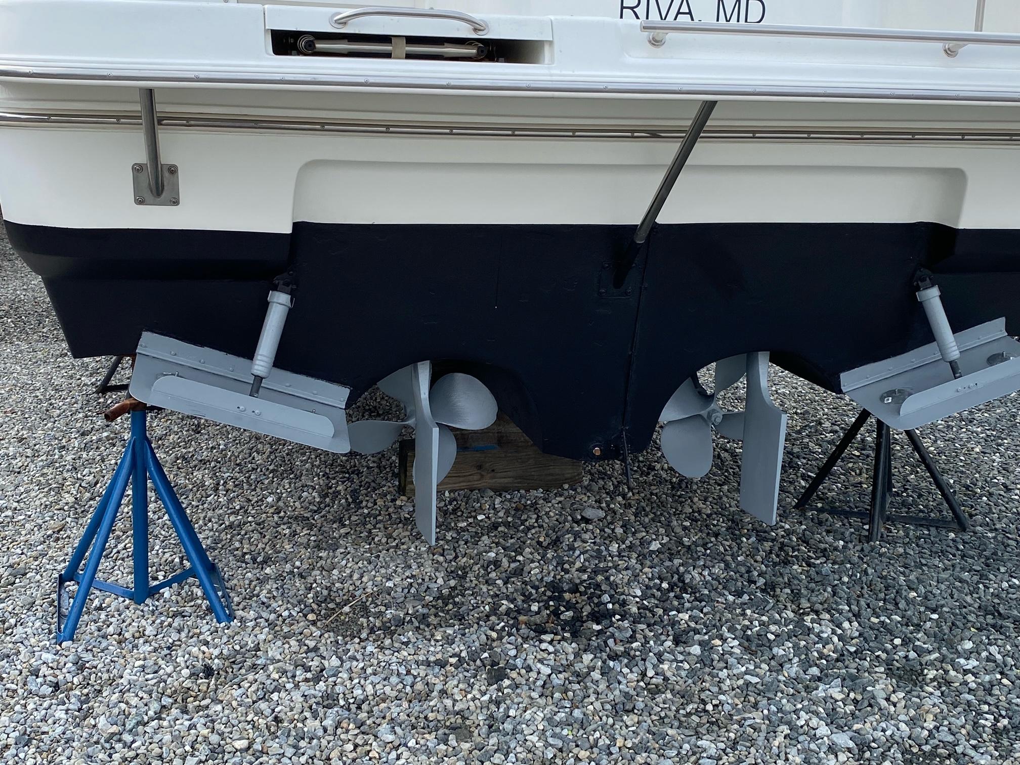 M 8250 RD Knot 10 Yacht Sales