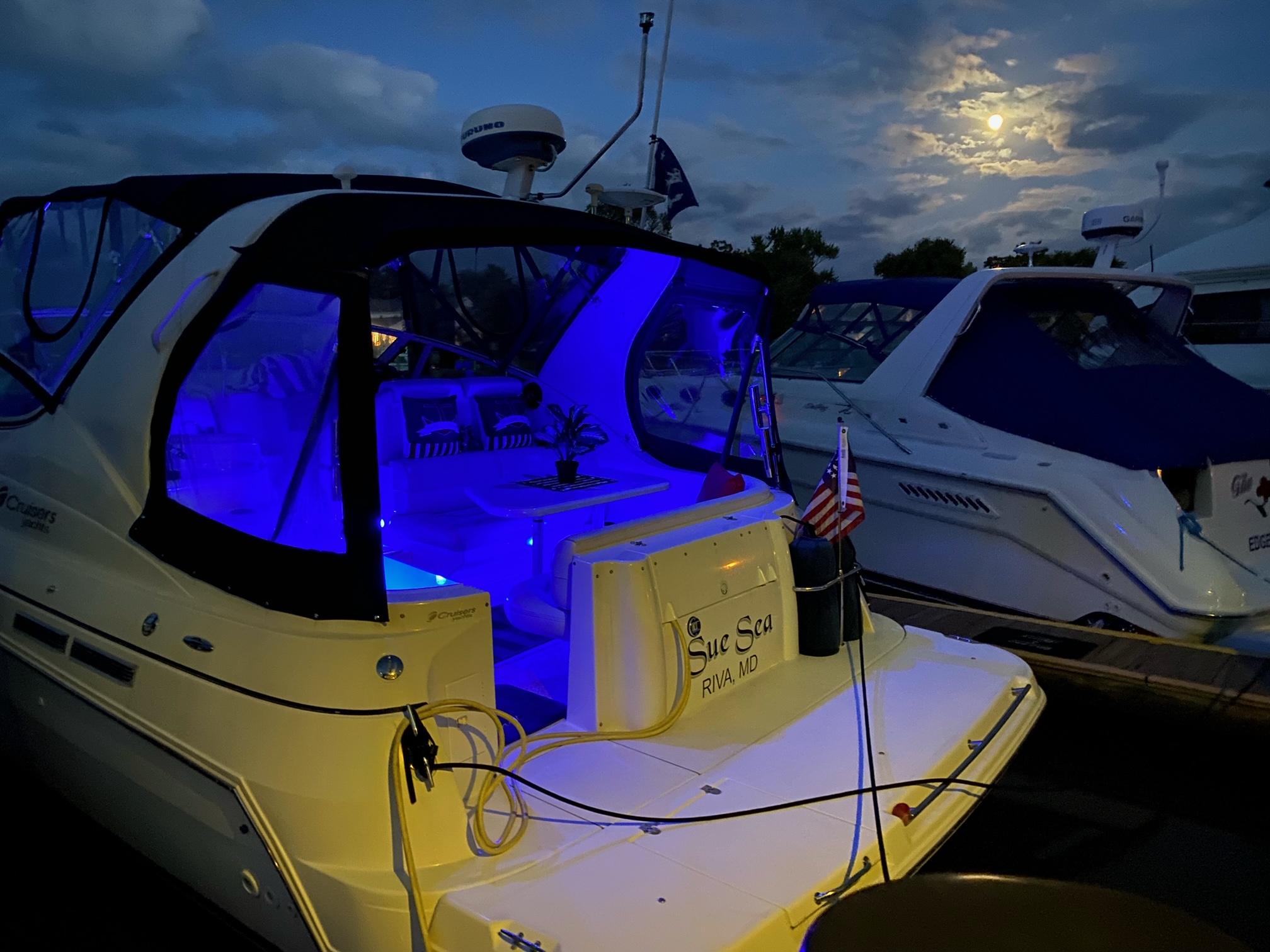 M 8250 RD Knot 10 Yacht Sales