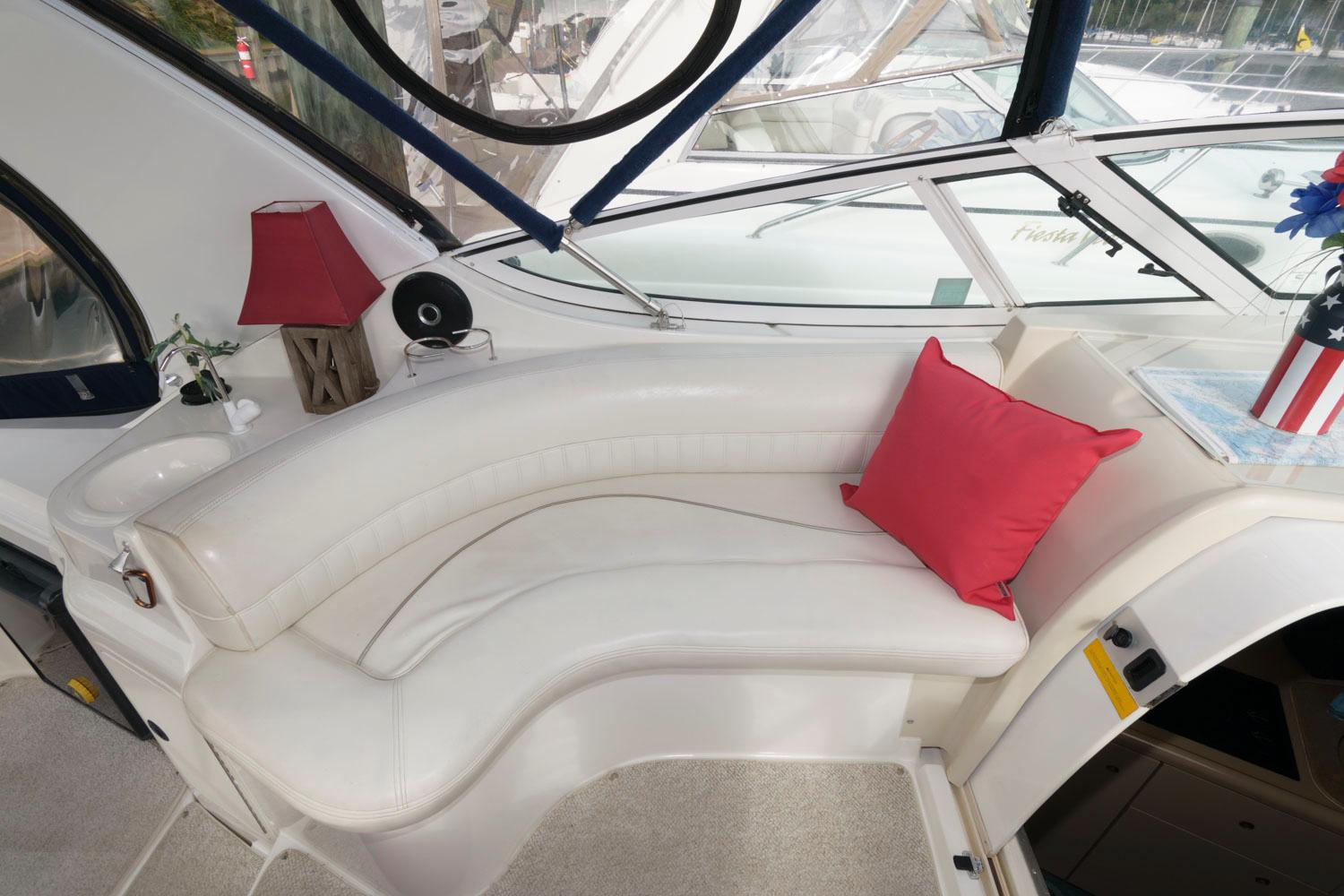 M 8250 RD Knot 10 Yacht Sales