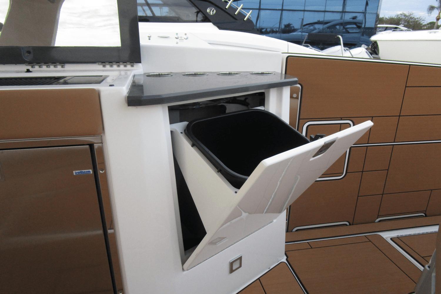 Aviara-AV40 Outboard 2024 -FL-US-8764854 | Thumbnail