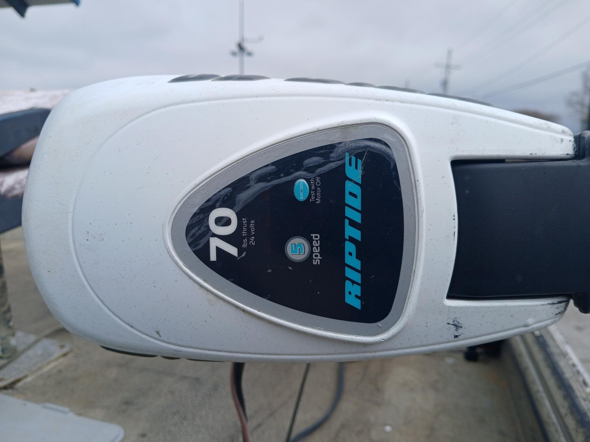Riptide 70 trolling motor on 2004 Xpress 18 boat, five-speed control.