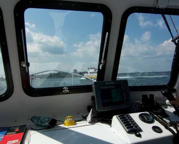 Helm/ E-80 GPS