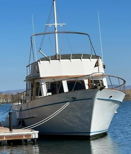 1981 DeFever Trawler aft cabin