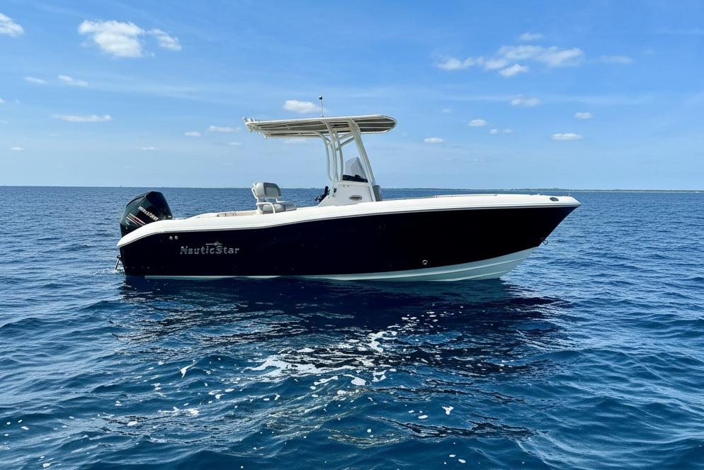 NauticStar 222 Offshore