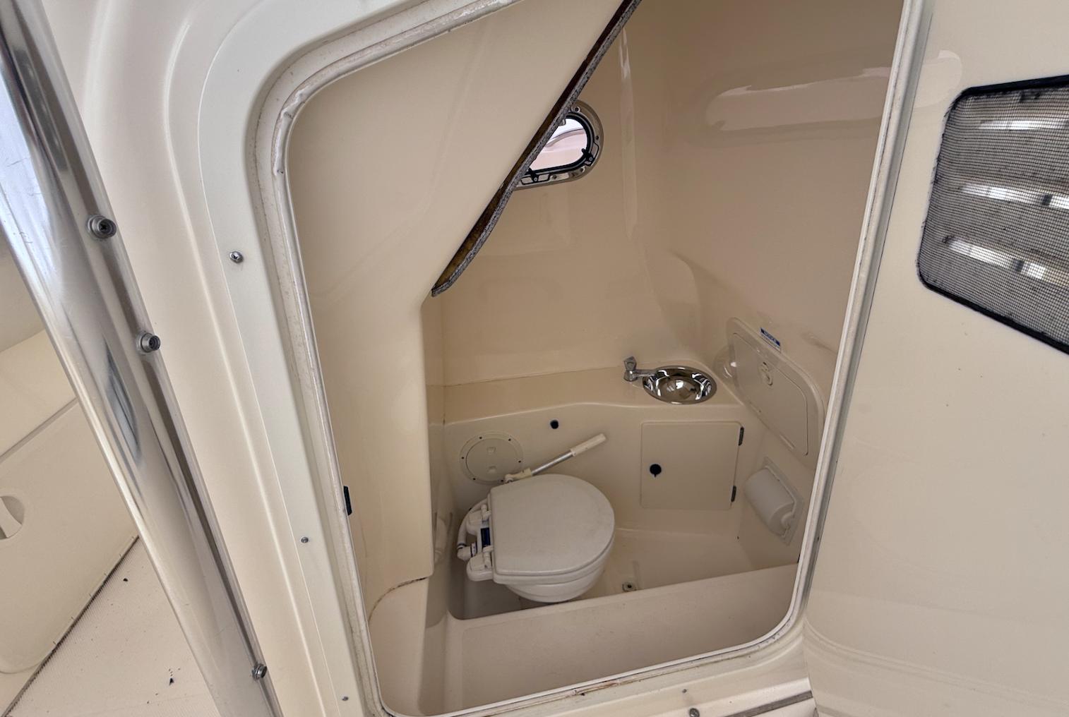 2008-pursuit-c-250-center-console-power-9774864-20250428194439508-1_XLARGE