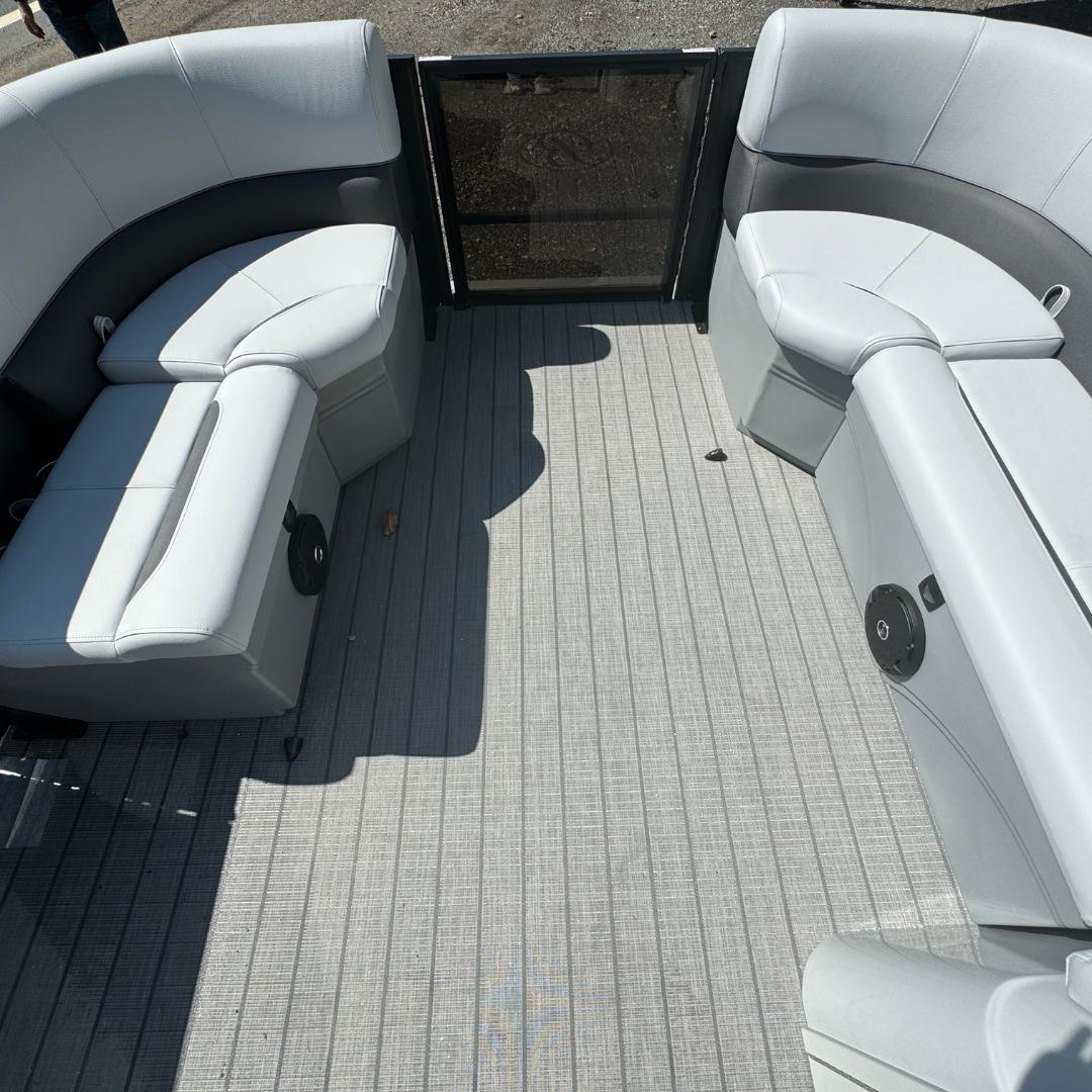 2024 Bentley pontoons LE 180 Cruise-9