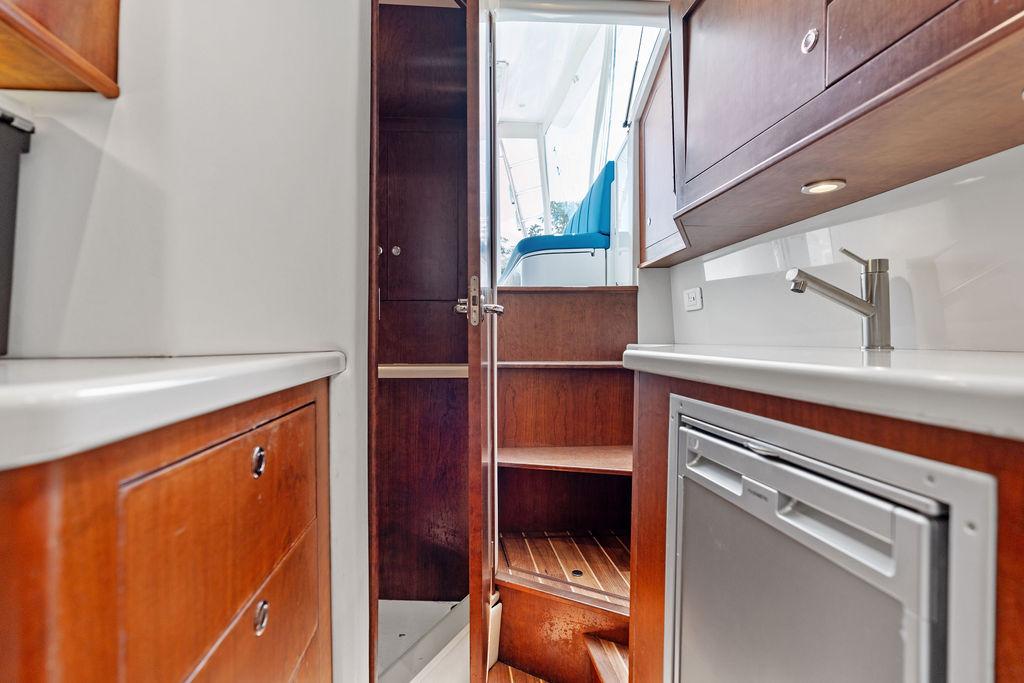 Release Boatworks-39 Walk Around 2022 -FL-US-9694868 | Thumbnail