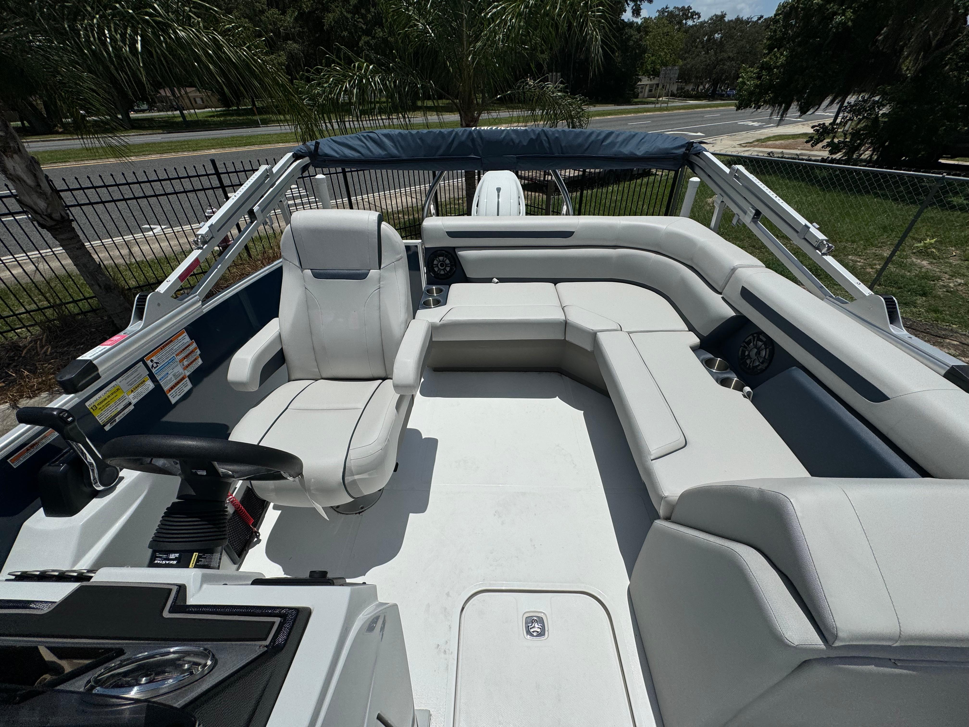 2024 Hurricane FunDeck 2260 REF-5