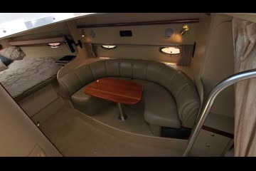Cruisers Yachts 3372 Express video