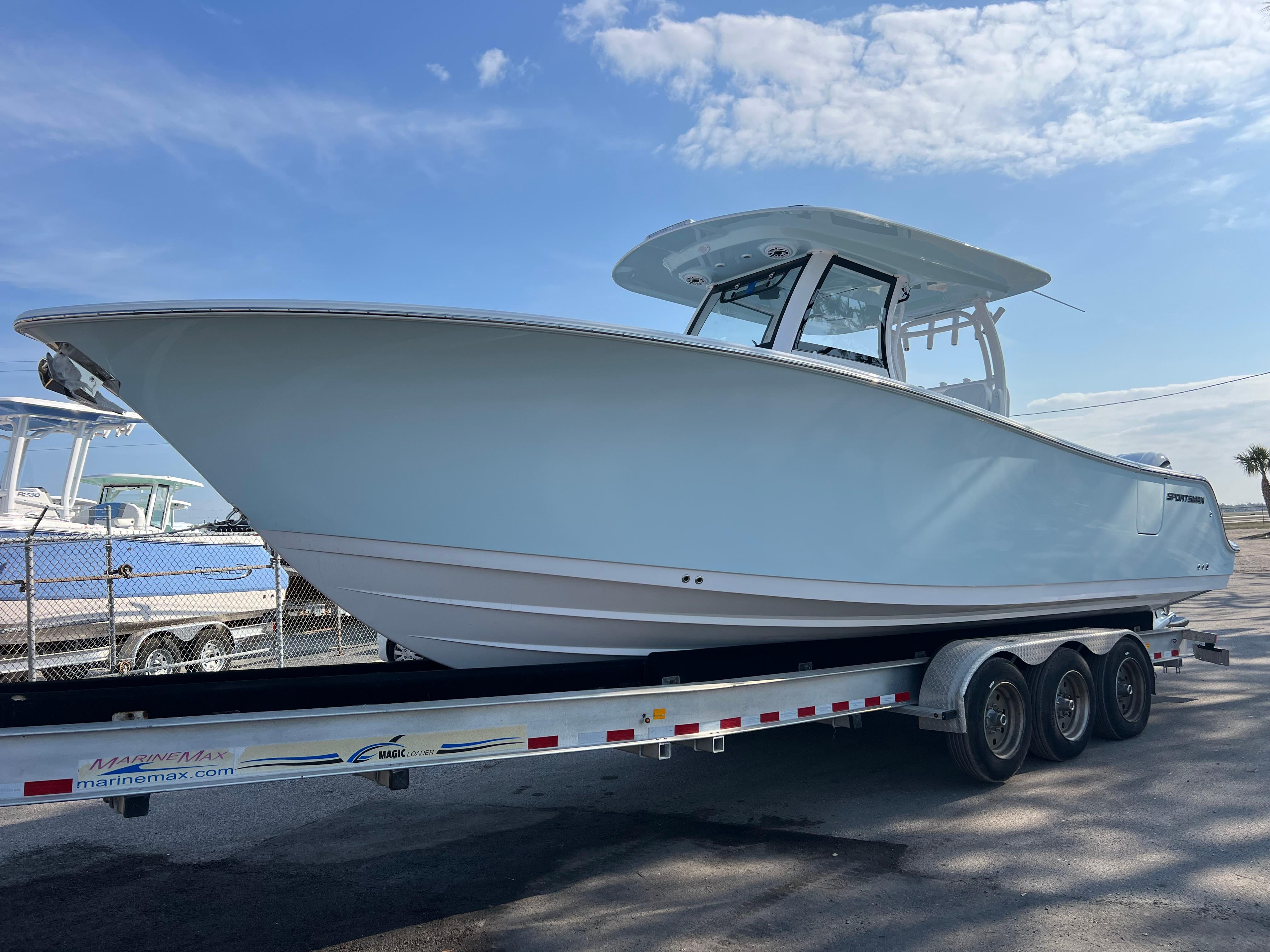 2025 Sportsman Open 302 Center Console