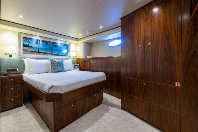 Port Guest Cabin Looking Aft