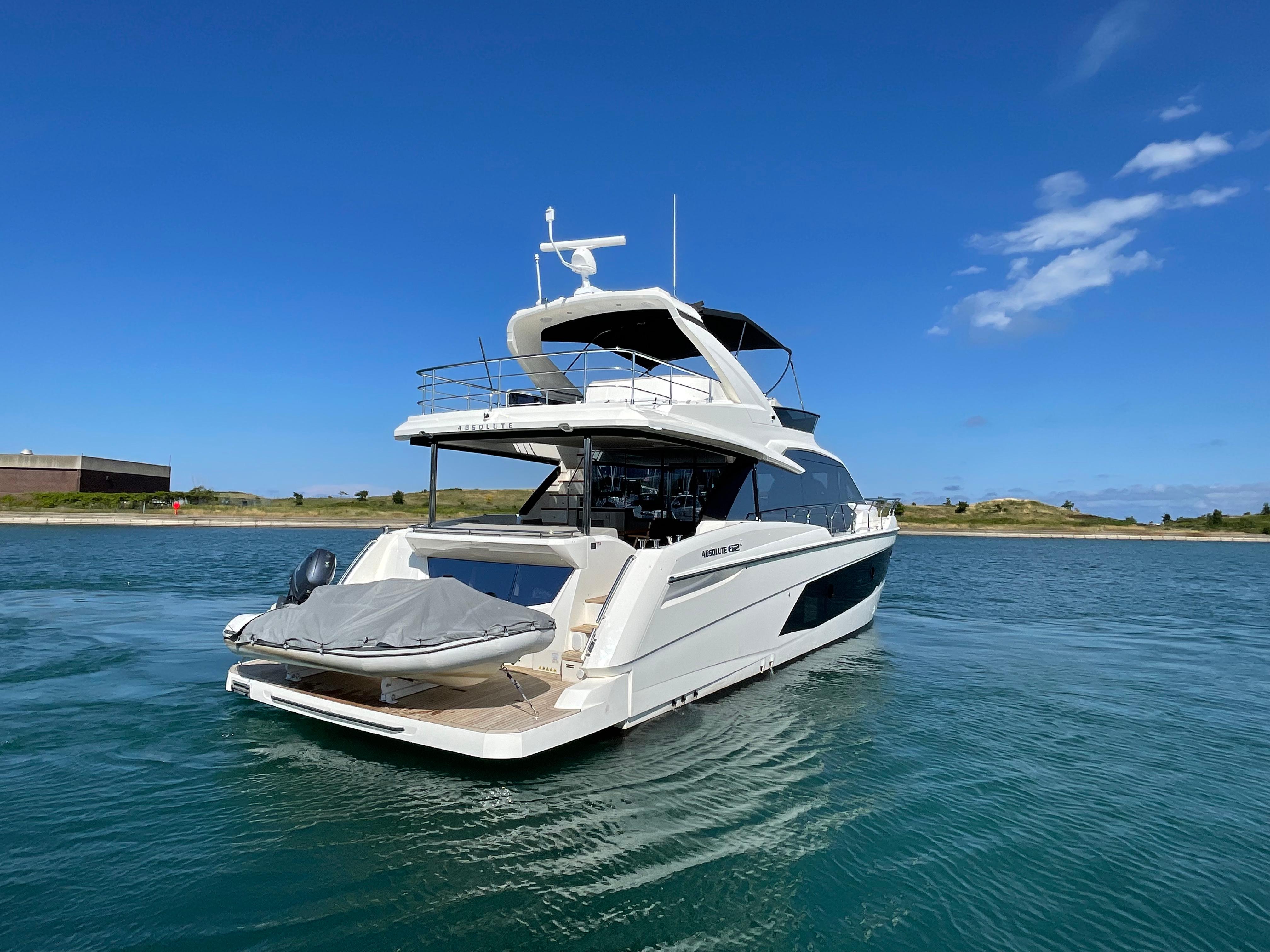 absolute yachts 62 fly price