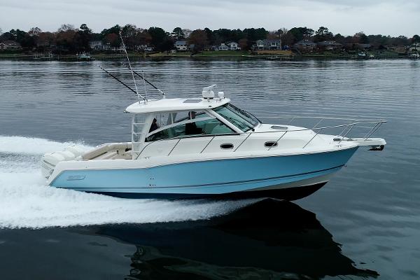 34' Boston Whaler, Listing Number 100894154, Image No. 2