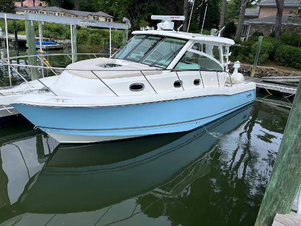 34' Boston Whaler, Listing Number 100894154, Image No. 1