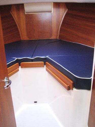 V-Berth Foward in Cabin