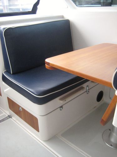 Helm Deck Dinnette